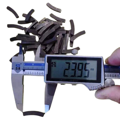 comprar Magnetos de segmento de arco de neodímio N45 sob medida R39.96*r35.56*2.44*4.4m para matrizes de corte online manufacture